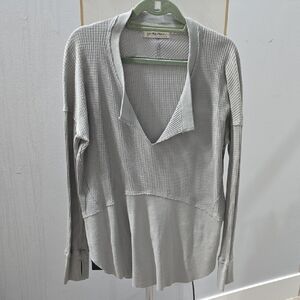We The Free Gray Long Sleeve Top